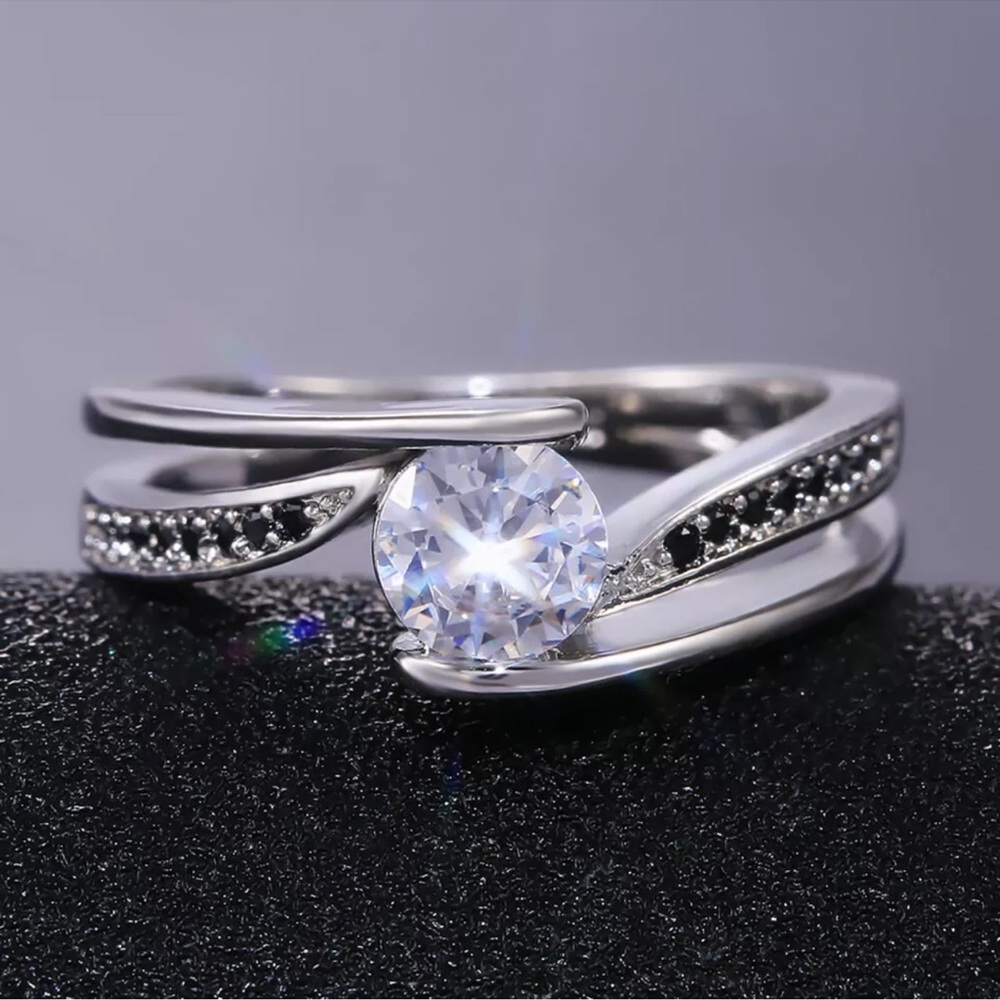 Round Cut Cubic Zirconia Wedding Rings Luxury 925 Silver Jewelry Women - Picture 4 of 6